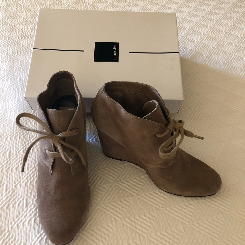 Wedge Ankle booties